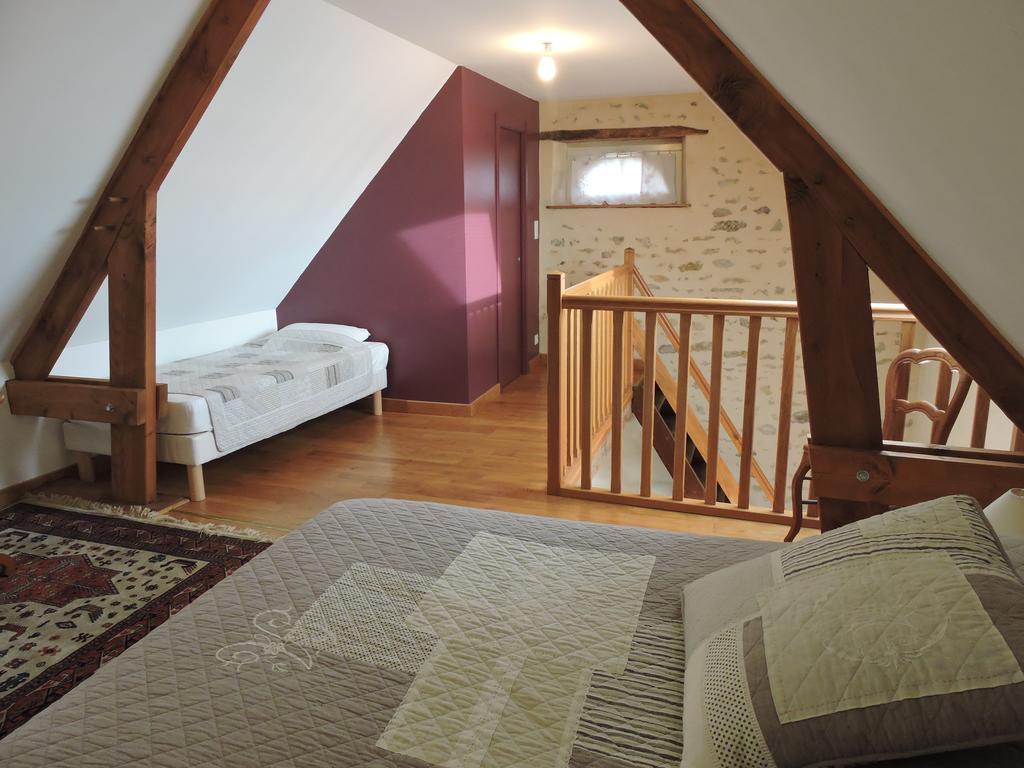Gite De La Hertaudiere Montbizot Exterior foto